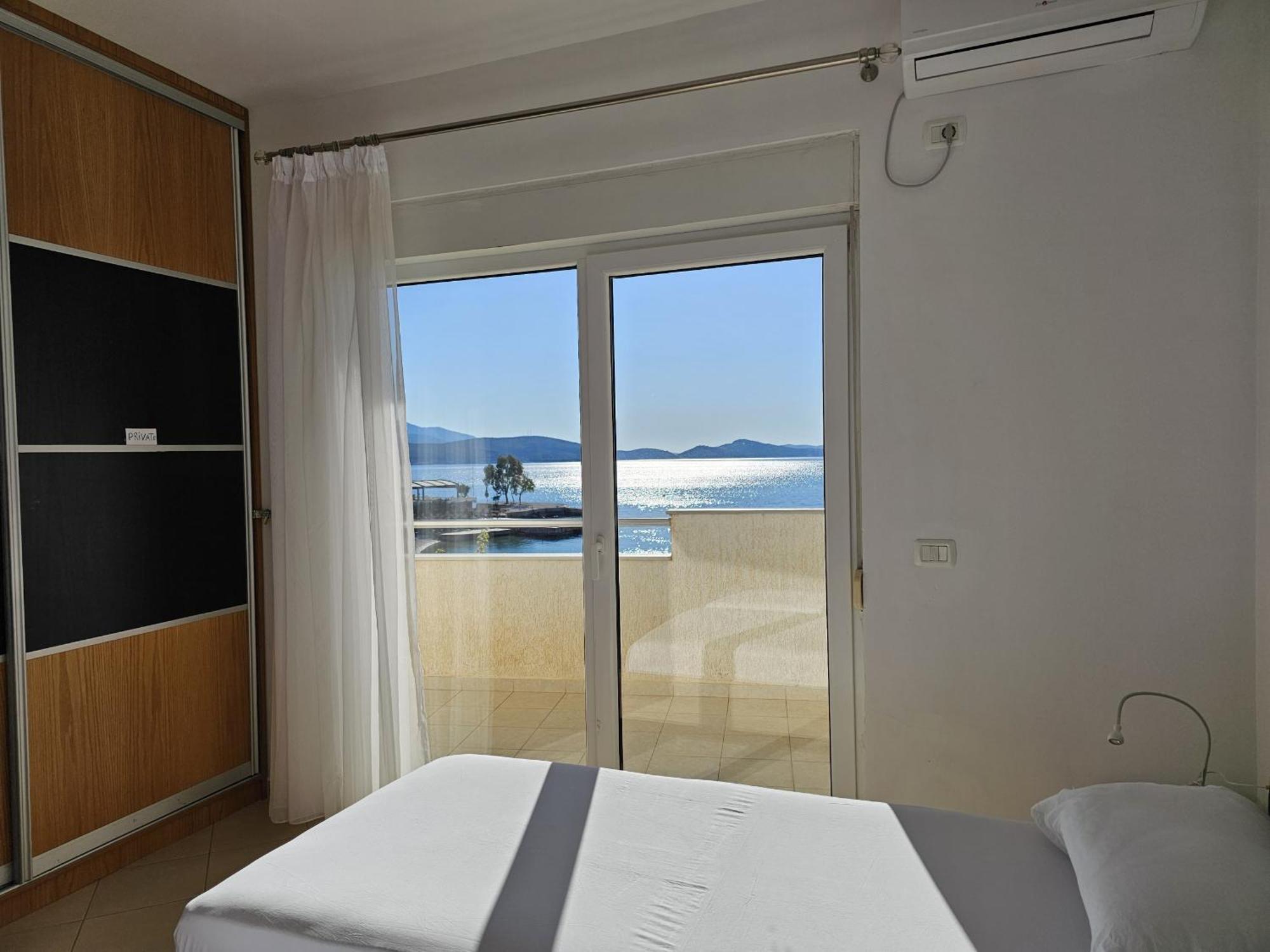 Svein Apartment Sarande Exterior photo